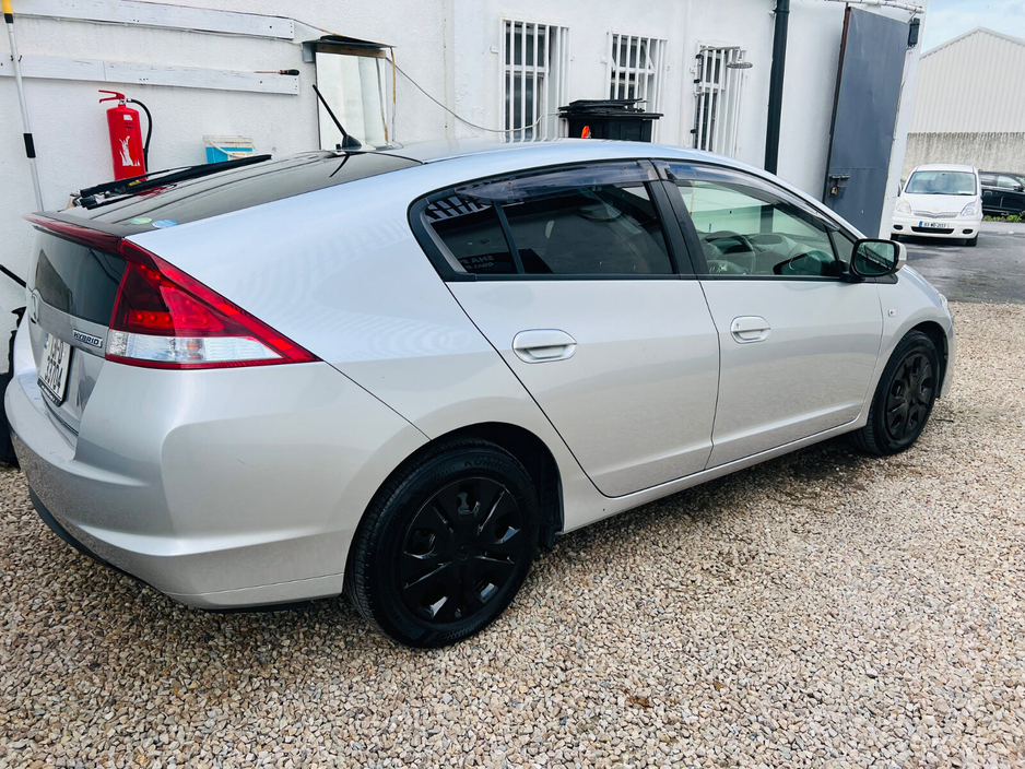 2013 Honda Insight - image 6