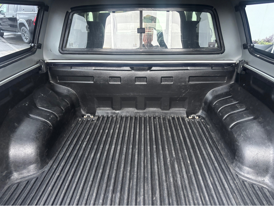 2017 Volkswagen Amarok - image 16