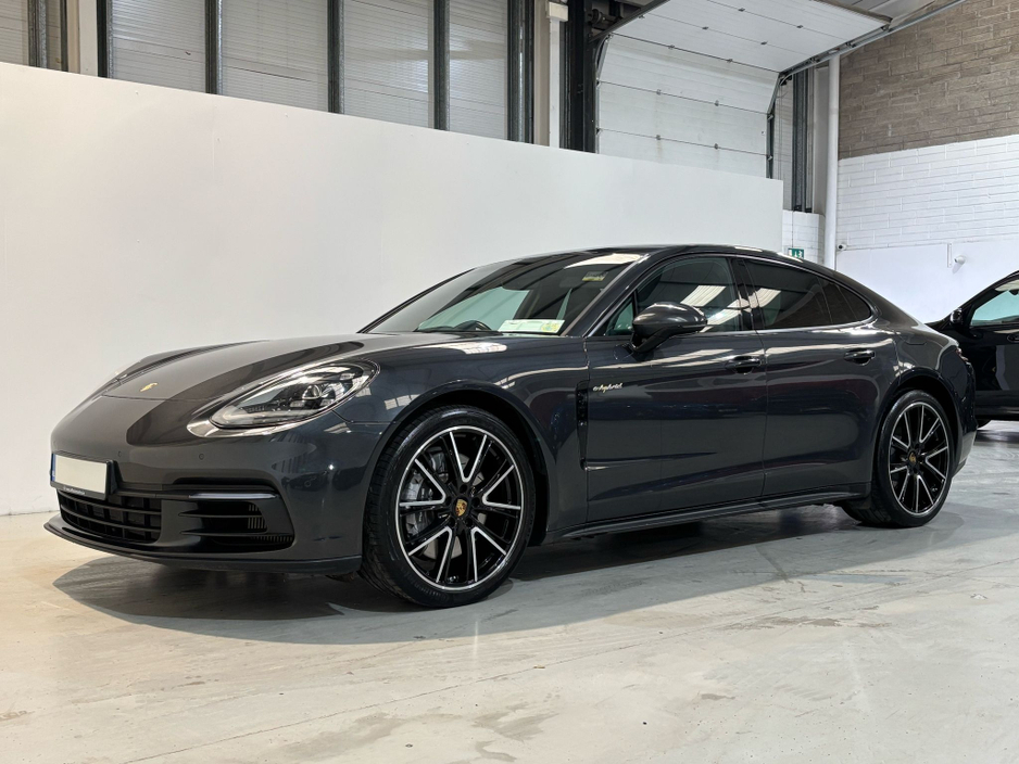 2018 Porsche Panamera - image 11