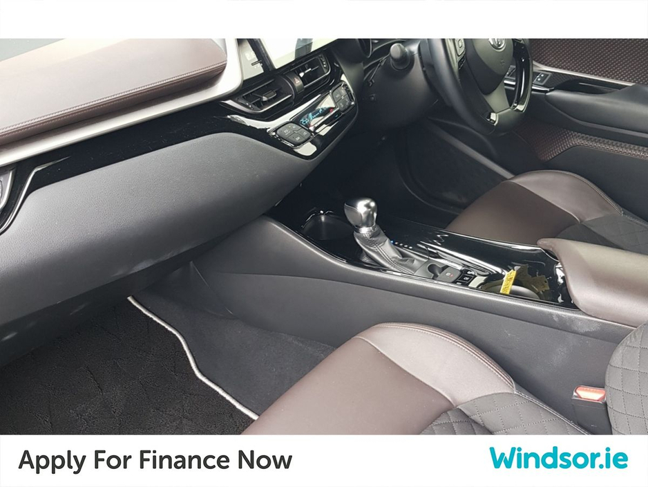 2018 Toyota C-HR 1.8 HYBRID LUNA €17,995