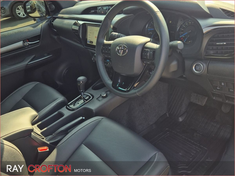 2026 Toyota Hilux - image 2