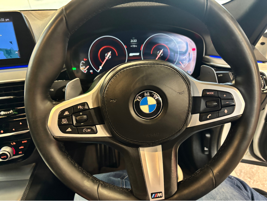 2018 BMW 5 Series - image 13