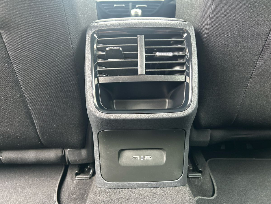 2022 Skoda Octavia - image 15