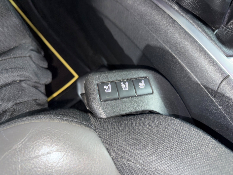 2015 Citroen C4 e-HDi 115 Airdream 6-spd man EXCLUSIVE €6,950