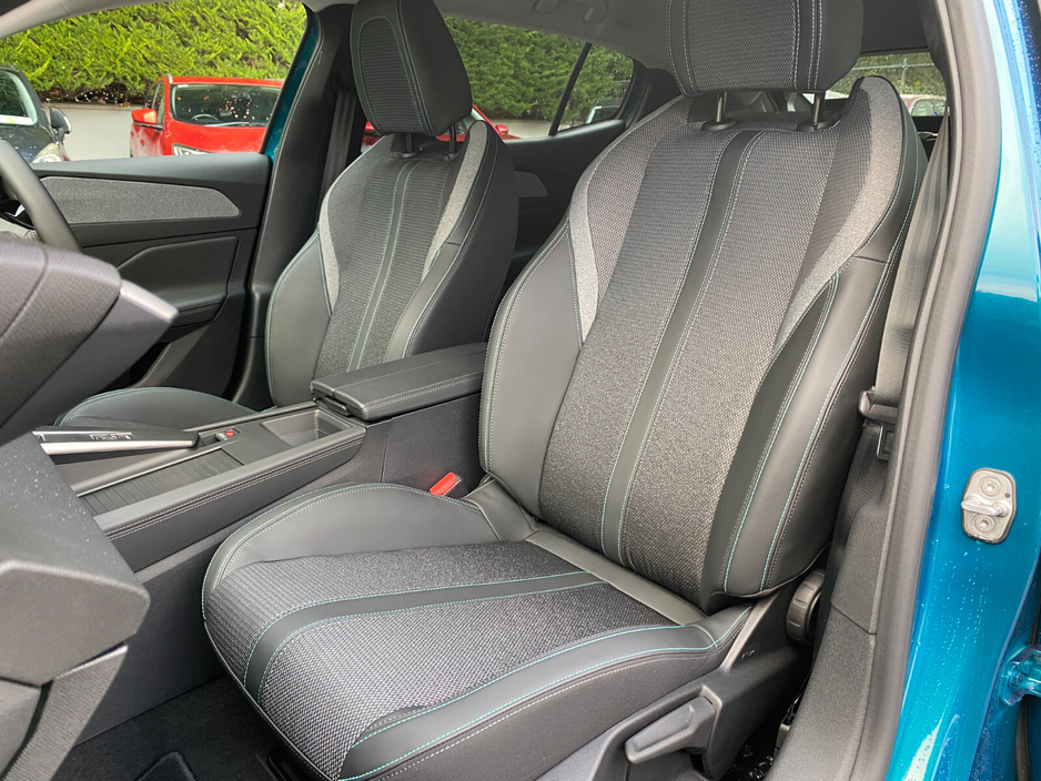 2026 Peugeot 408 MHEV 145BHP e-DCS6 Allure Auto