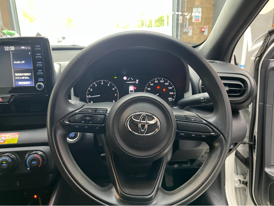 2020 Toyota Yaris - image 7