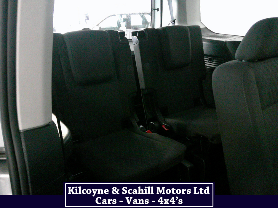 2023 Volkswagen Caddy - image 24