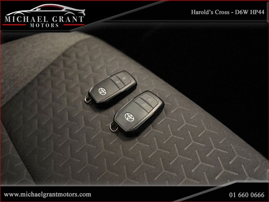 2023 Toyota Yaris Cross 1.5 HYBRID CVT AUTOMATIC LUNA 1 OWNER IRISH CAR €24,900