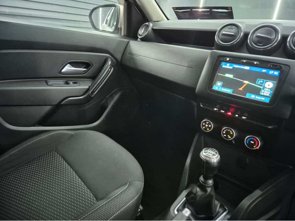 2019 Dacia Duster - image 6