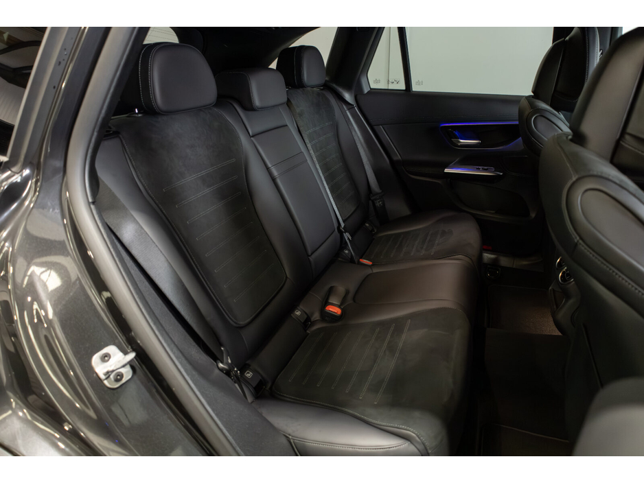 2025 Mercedes-Benz GLC Class - image 11