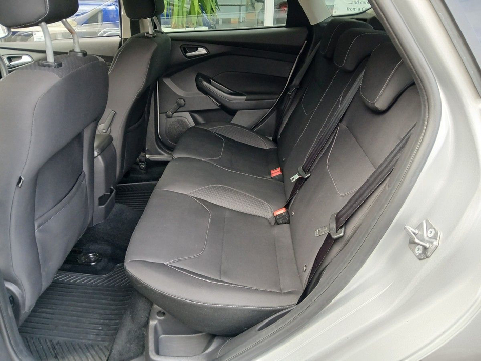 2017 Ford Focus - image 14