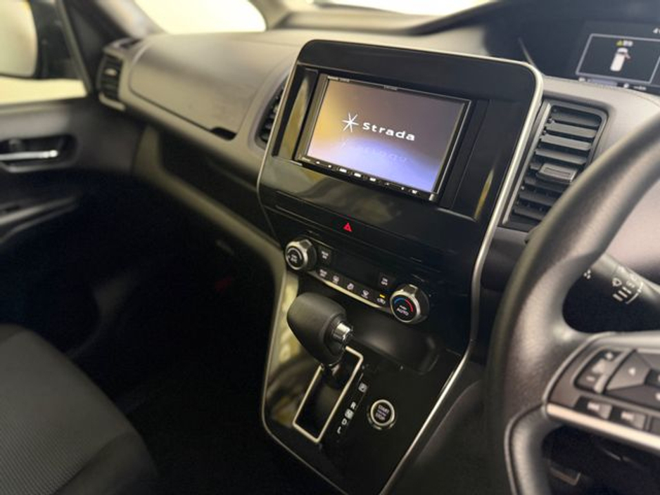 2021 Nissan Serena - image 11