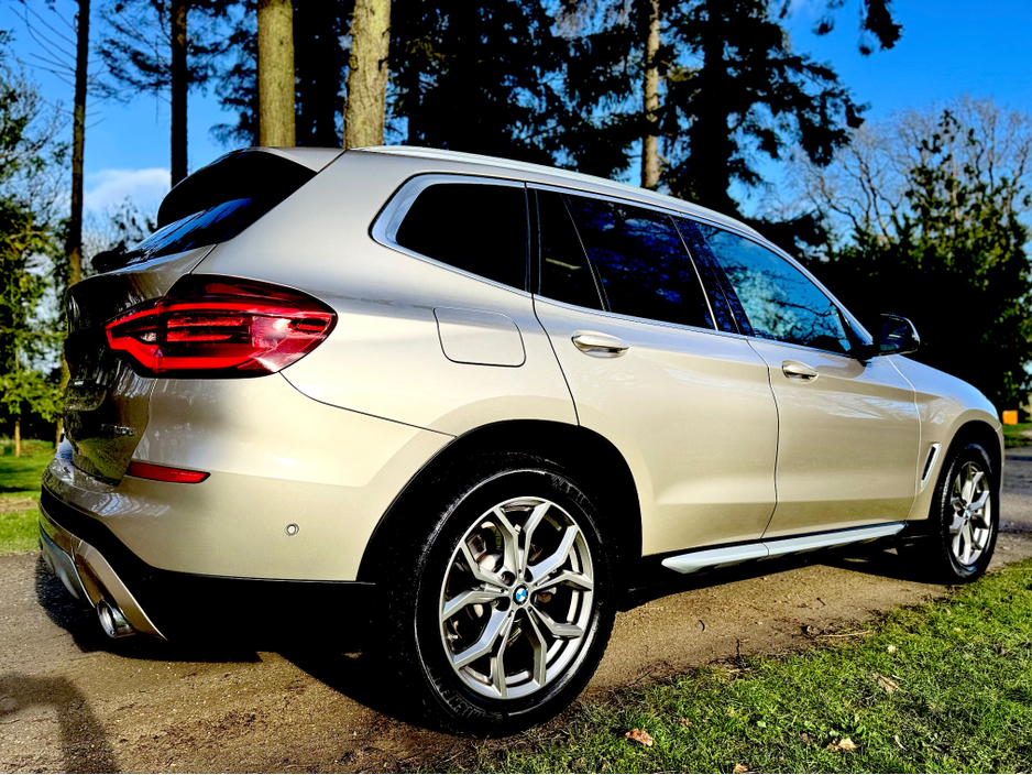 2018 BMW X3 - image 2
