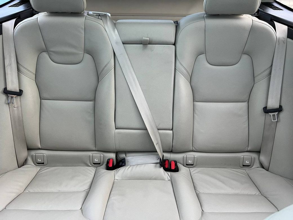 2023 Volvo XC60 T6 PLUS DARK AWD 2.0 * HUGE SPEC * // OPENING PAN ROOF // 360 PARKING CAMERAS // APPLE CARPLAY/ANDROID AUTO €38,900