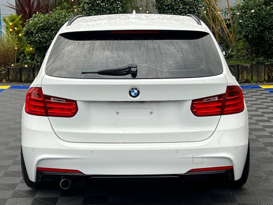 2015 BMW 3 Series 320d M-SPORT COMPETITION // ADAPTIVE CRUISE CONTROL // LEATHER M-SPORT INTERIOR // PARKING SENSORS €17,950