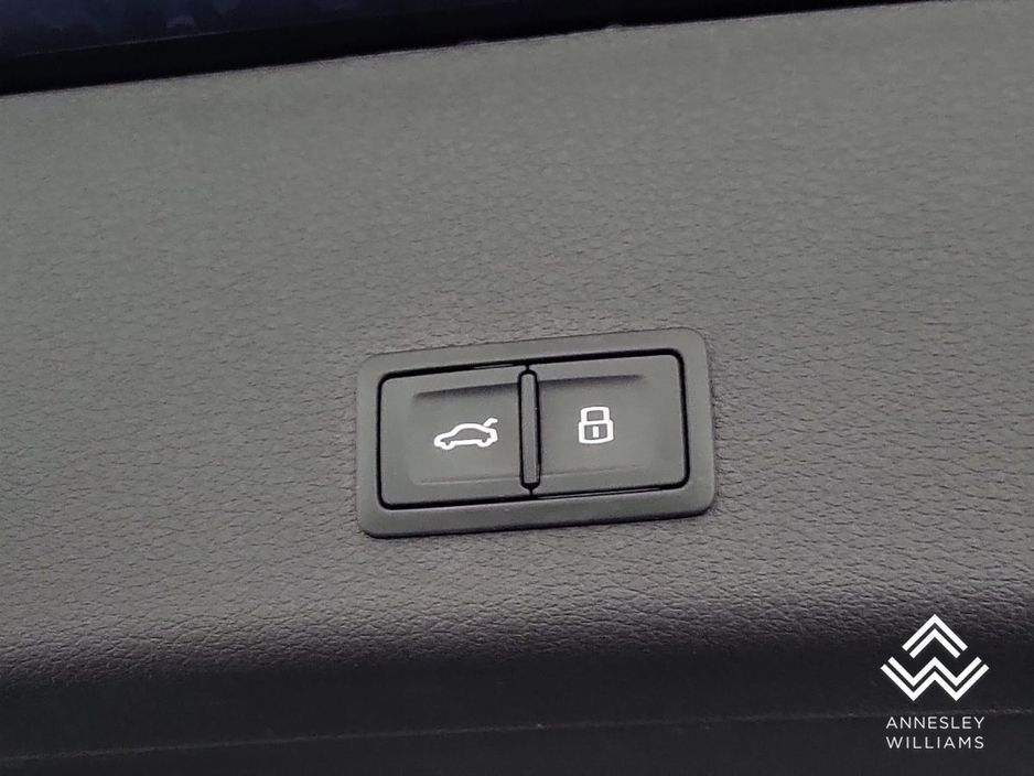 2023 Audi e-tron - image 32