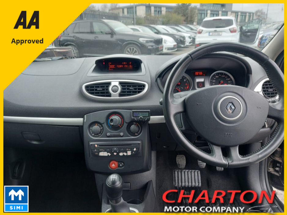 2011 Renault Clio - image 8