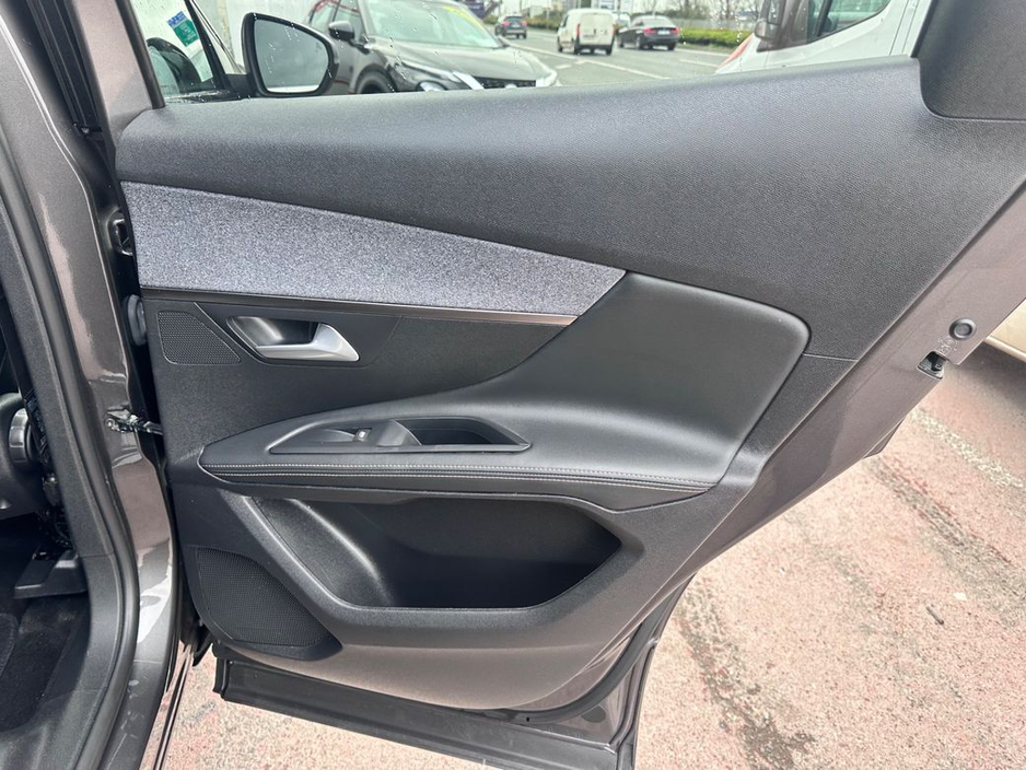 2019 Peugeot 3008 - image 15