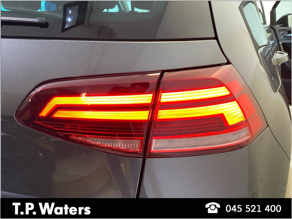 2019 Volkswagen Golf - image 10