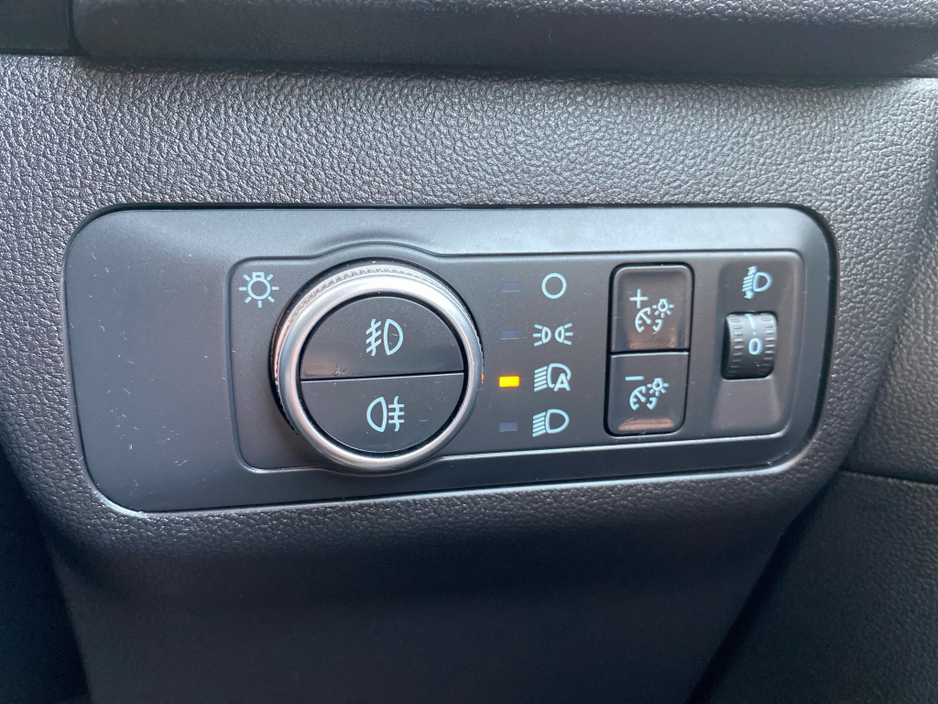 2021 Ford Kuga - image 16