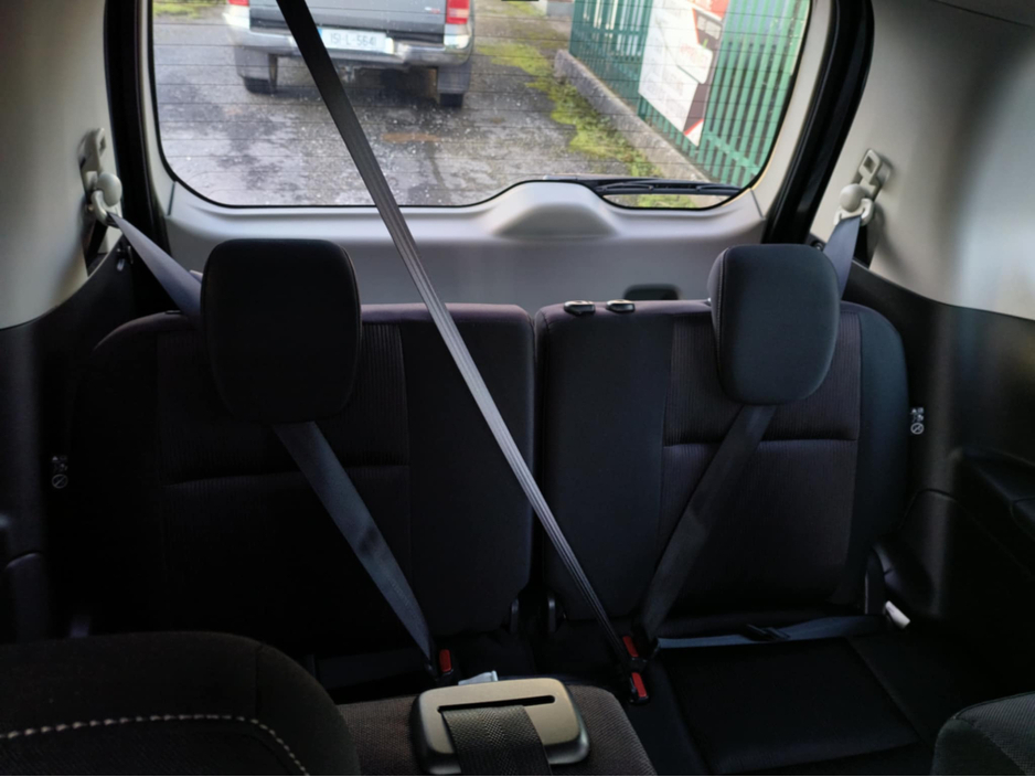 2017 Nissan Serena Highway Star V €19,950