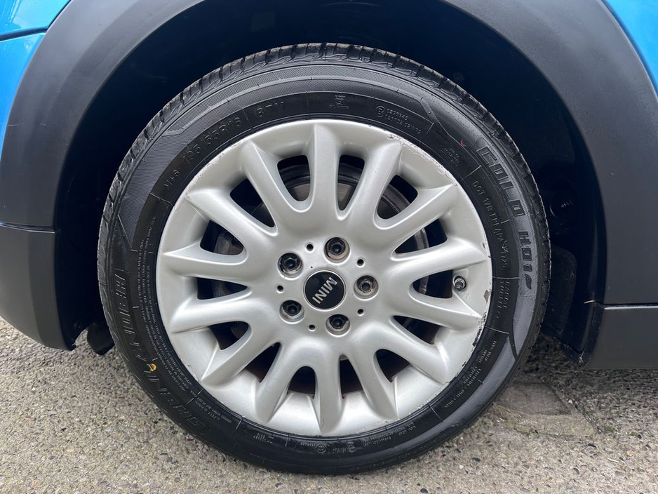 2015 MINI One - image 38