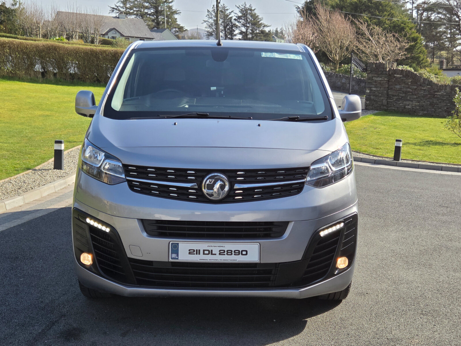 2021 Vauxhall Vivaro - image 3