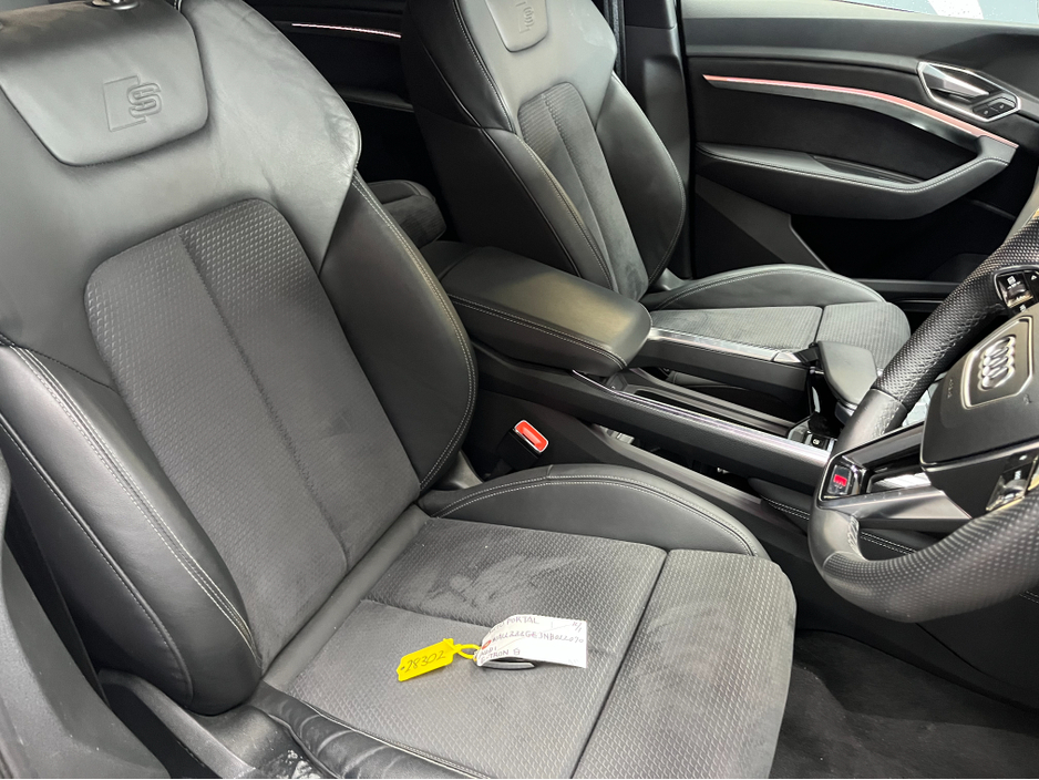 2022 Audi e-tron - image 10