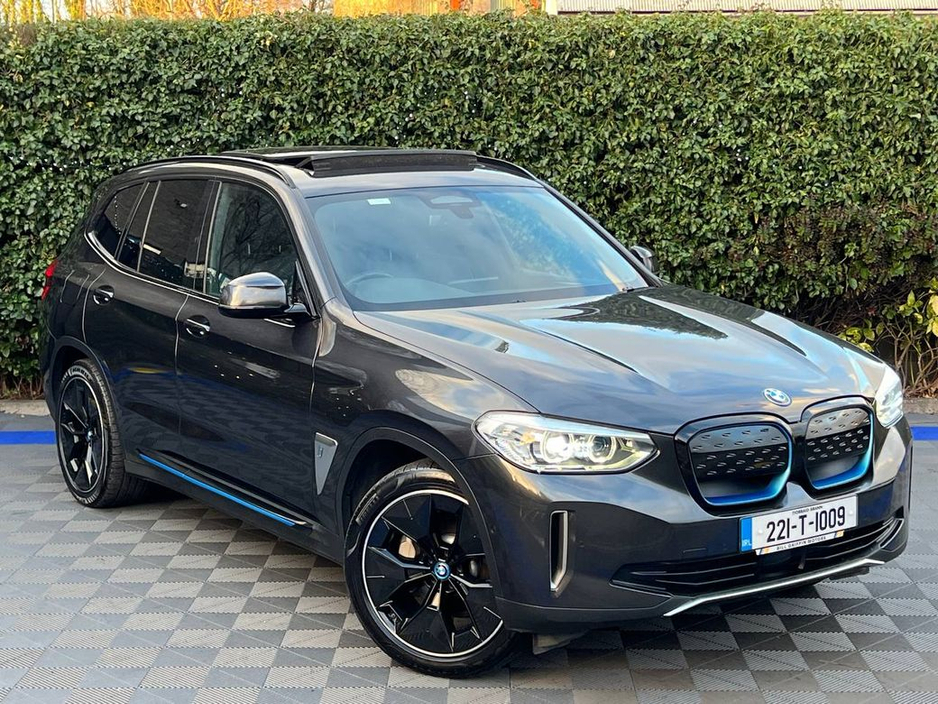 2022 BMW iX3 IX3 // OPENING PAN ROOF // LEATHER HEATED SEATS // DIGITAL CLUSTER // APPLE CARPLAY/ANDROID AUTO €25,900
