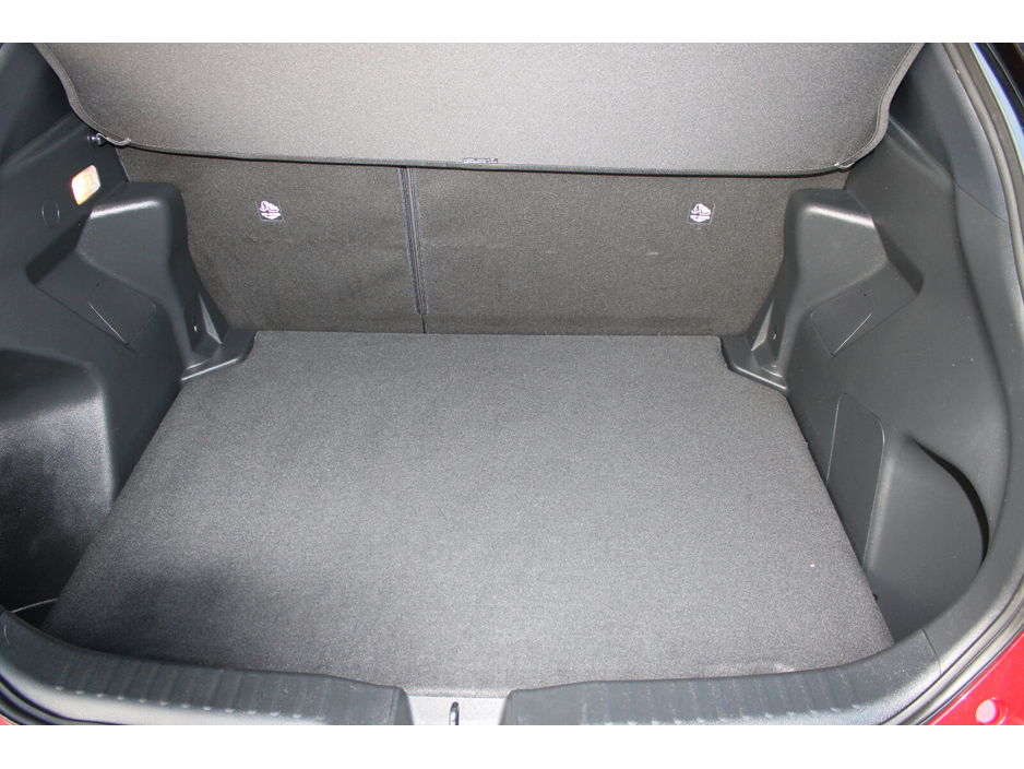 2023 Toyota Yaris Cross 1.5 Hybrid CVT Luna Sport €28,950