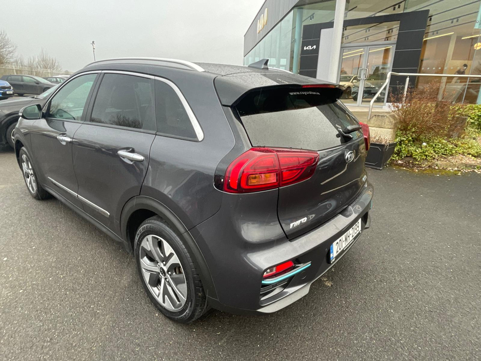 2020 Kia Niro - image 3