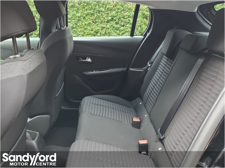 2025 Peugeot 208 - image 13