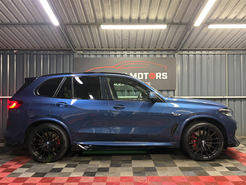 2022 BMW X5 xDrive45e xLine €59,950