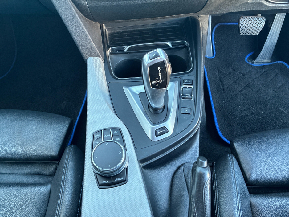 2018 BMW 3 Series - image 14