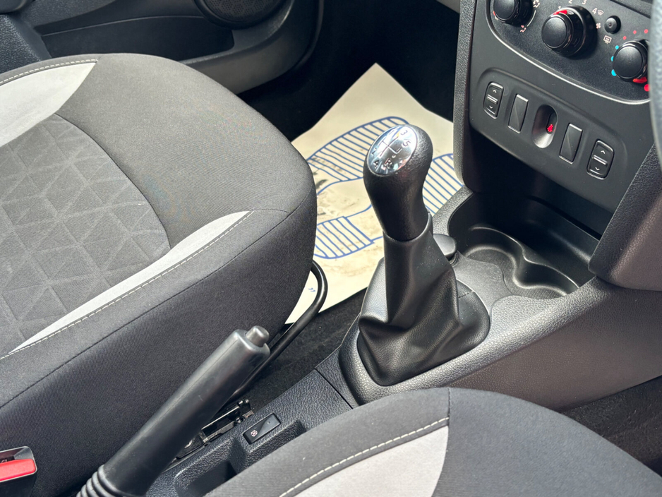 2016 Dacia Sandero Stepway - image 10