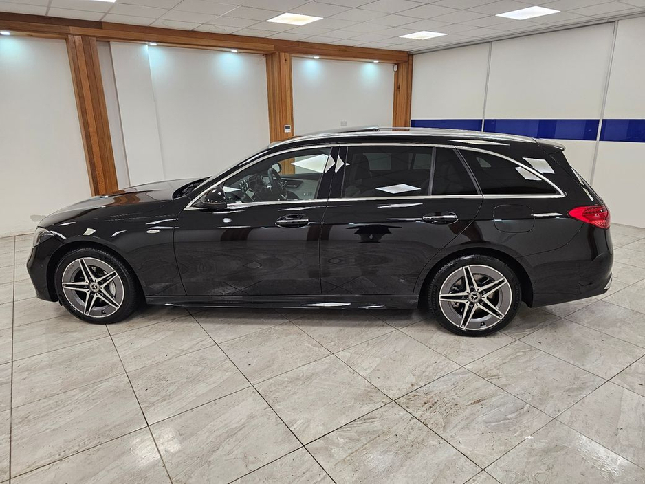 2025 Mercedes-Benz C Class PREMIUM // BLACK WITH IVORY €58,950