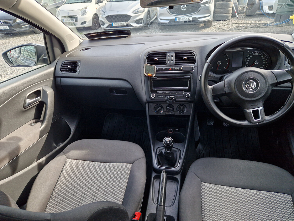 2014 Volkswagen Polo - image 10
