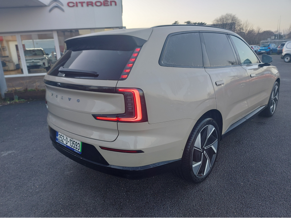 2025 Volvo EX90 TWIN MOTOR PERFORMANCE AWD ULTRA €97,950