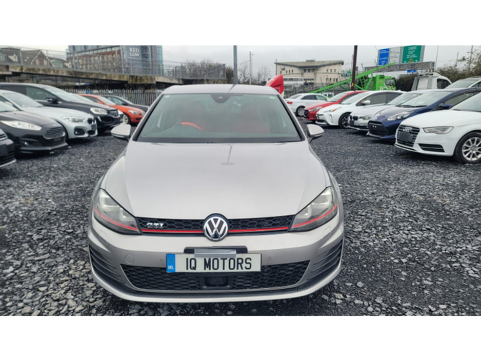 2016 Volkswagen Golf - image 2