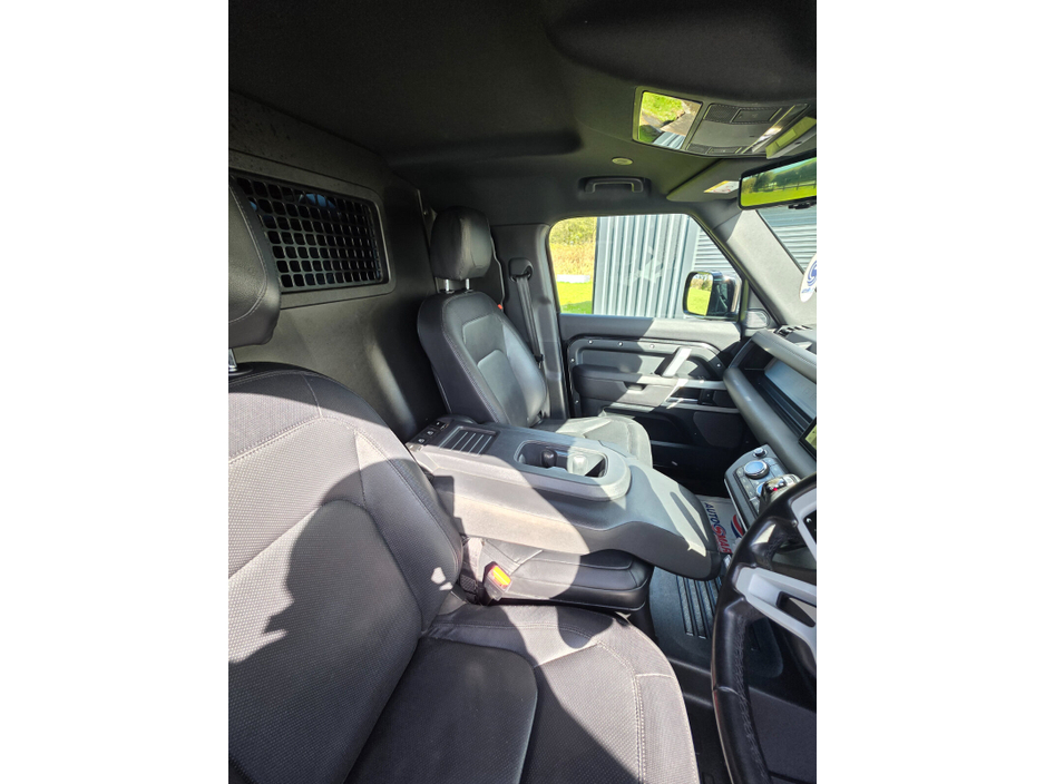 2024 Land Rover Defender - image 12