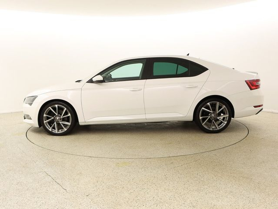 2019 Skoda Superb  €16,950