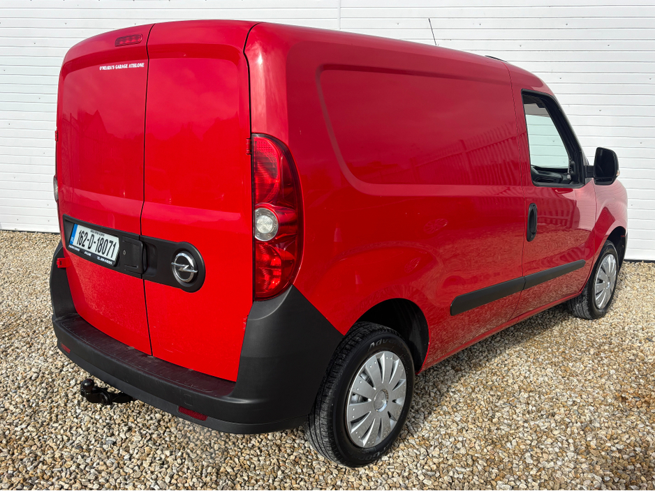 2016 Opel Combo - image 3