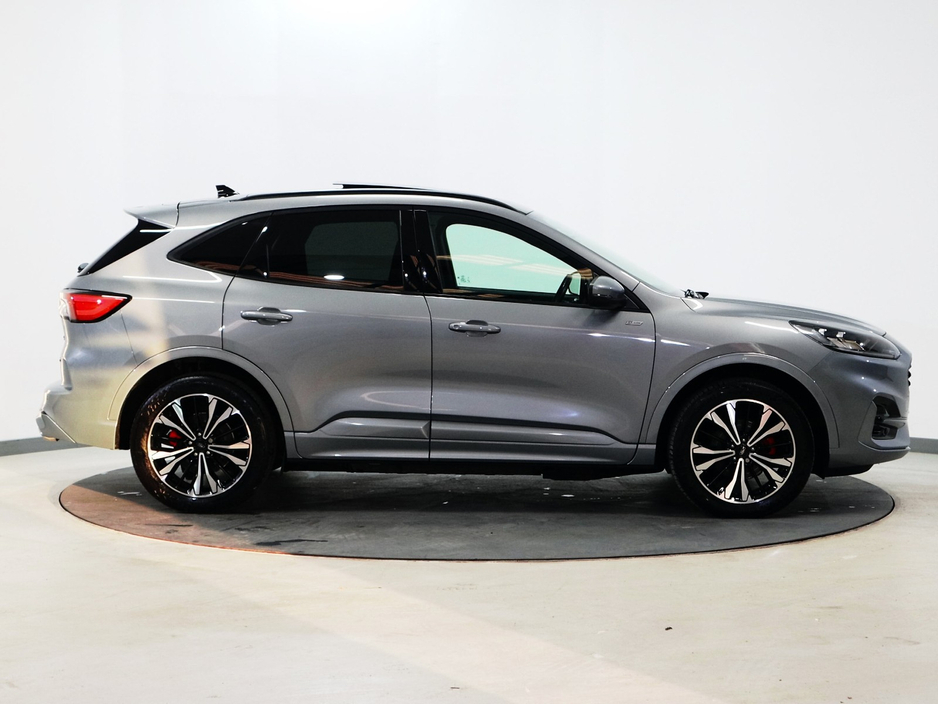 2024 Ford Kuga - image 2