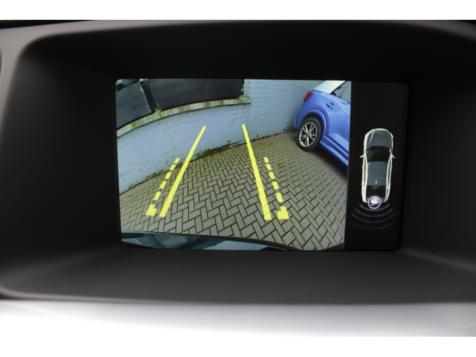 2017 Volvo S60 - image 15