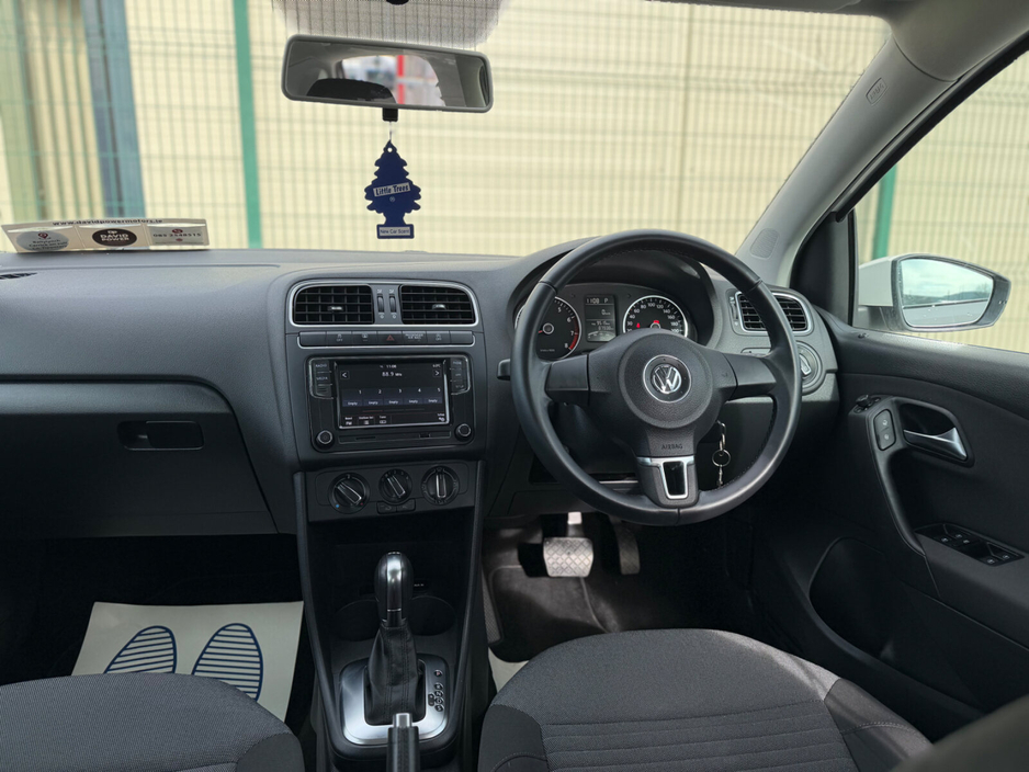 2014 Volkswagen Polo - image 9