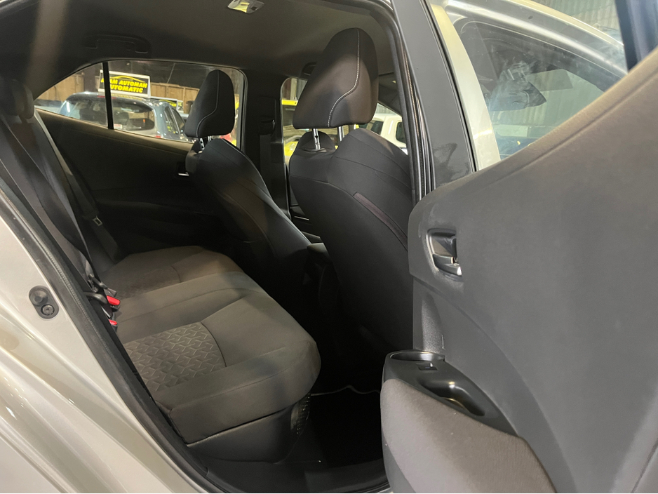 2021 Toyota Celsior HYBRID LUNA H/B AUTO 4DR €24,500