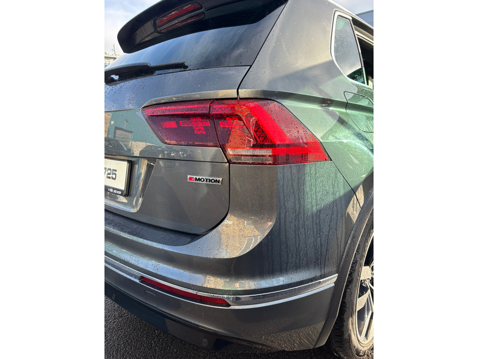 2019 Volkswagen Tiguan 2.0 TDI R-LINE TECH 4MO