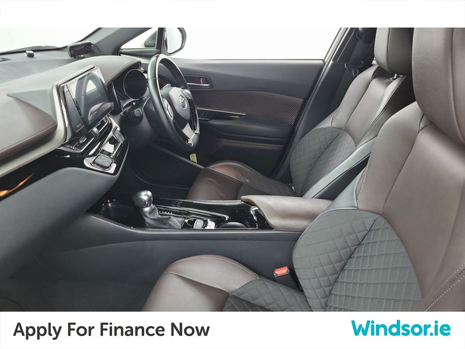 2017 Toyota C-HR 1.8 HYBRID SPORT €17,995