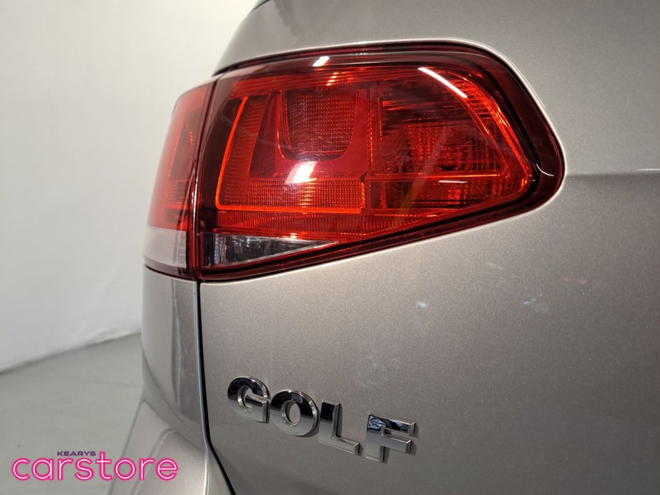 2015 Volkswagen Golf - image 20