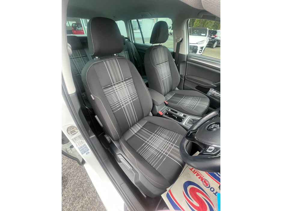 2015 Volkswagen Golf - image 12